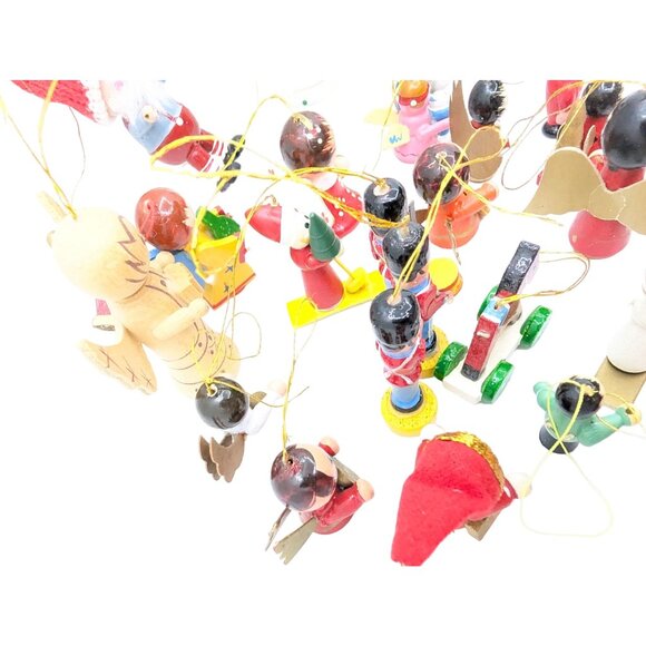 Vtg Bundle Wood & resin? Christmas Tree Ornaments small Figurines - Picture 15 of 16